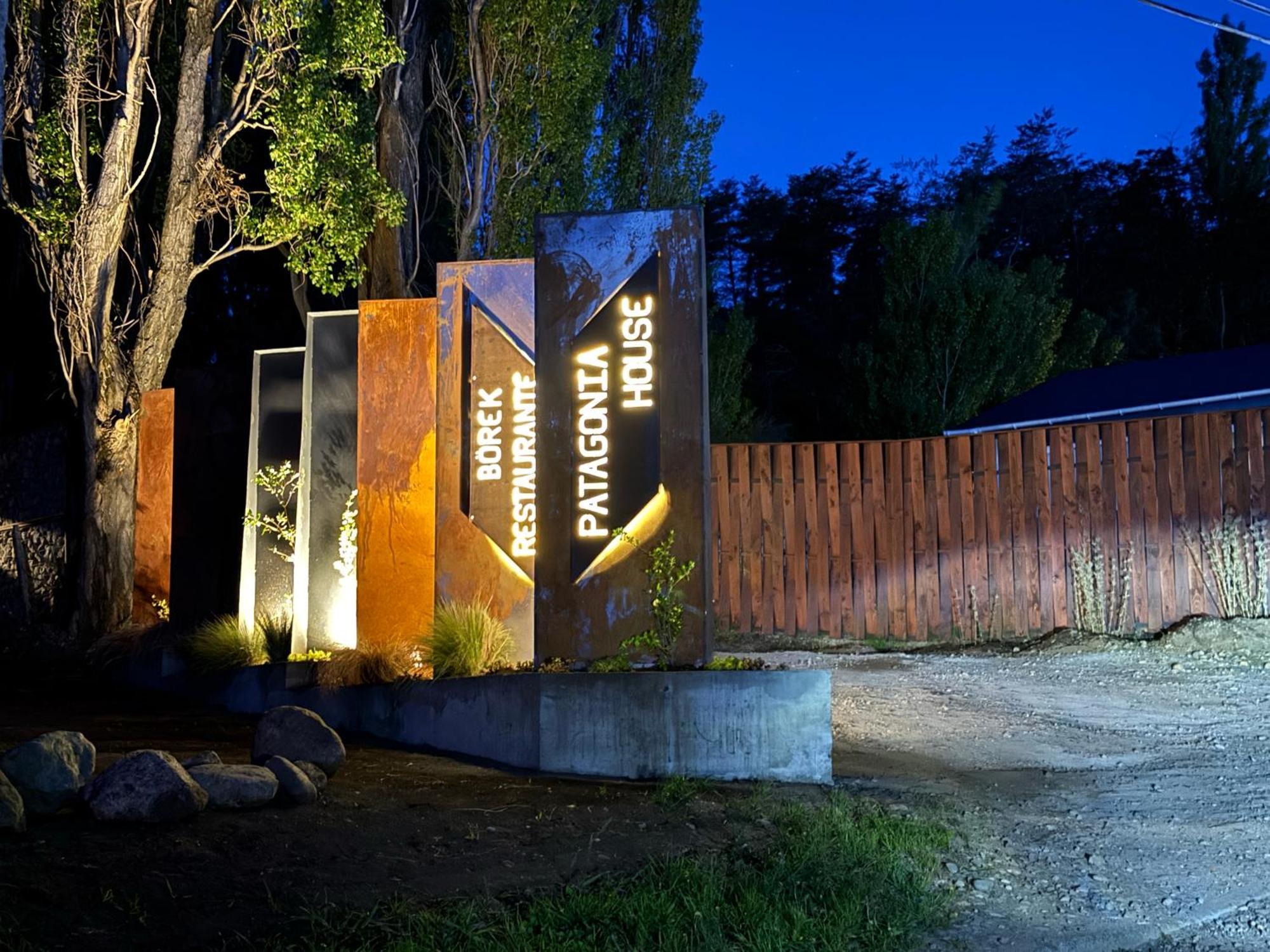Hotel Patagonia House Coyhaique Bagian luar foto